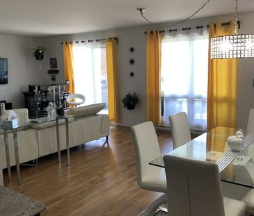 2 Chambres - Lumineux Et Spacieux! - Photo 2