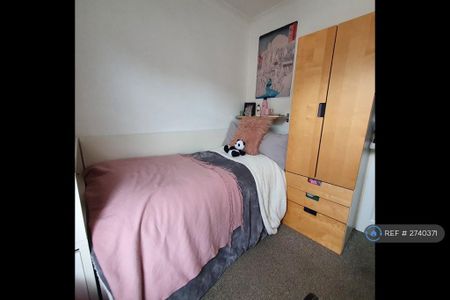 4 bedroom terraced house to rent - Photo 5