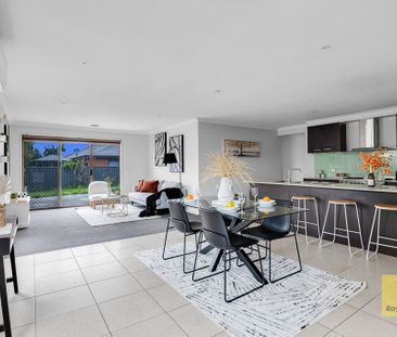 Comfort, Space & Convenience Home with Solar & Outdoor Entertaining - Photo 3