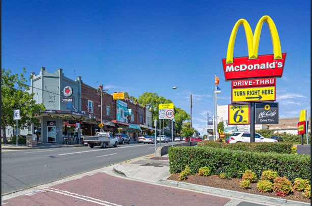 Spacious 2 Bedroom apartment - Photo 1