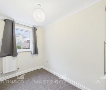 2 bedroom ground floor flat to rent - Photo 2
