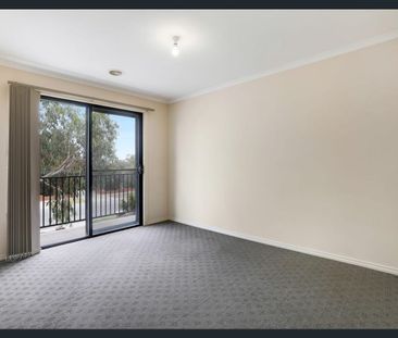 Spacious Family Home - Photo 6