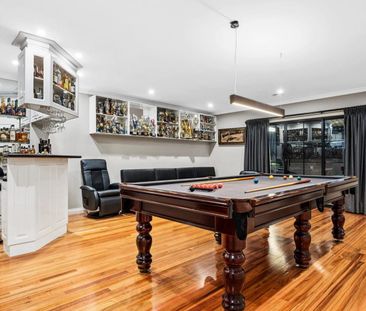 Spacious 5-Bedroom Family Home in a Prime Altona Meadows Location - Photo 1