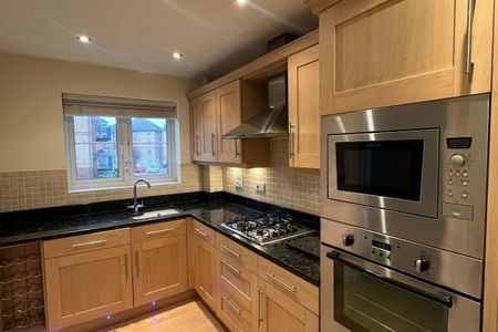 Fleet Avenue - Photo 4