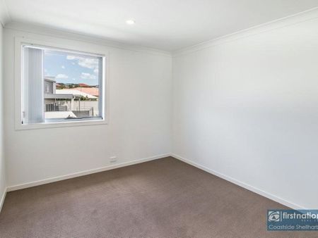 Spacious 3-Bedroom Family Home in Prime Location - Photo 2