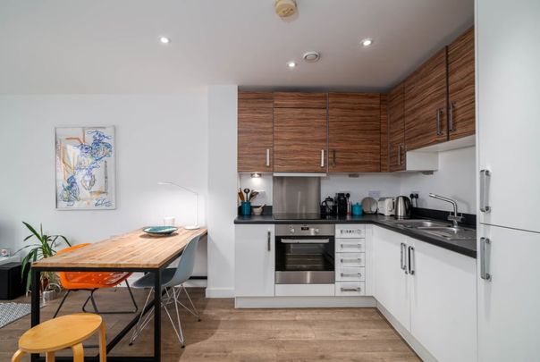 flat 303, Moro Apartments, 22 New Festival Avenue, London E14 6FT, UK, London - Photo 1