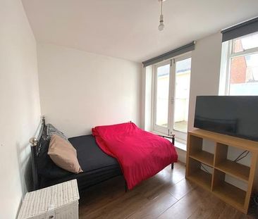 2 bedroom apartment to rent - Photo 6