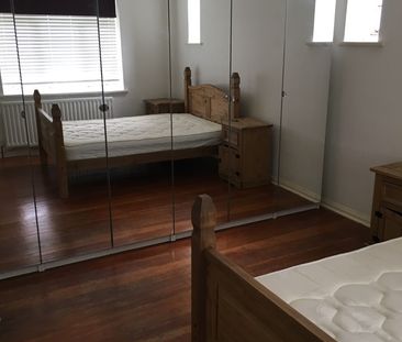 1 Bed Flat, Addiscombe Road, CR0 - Photo 5