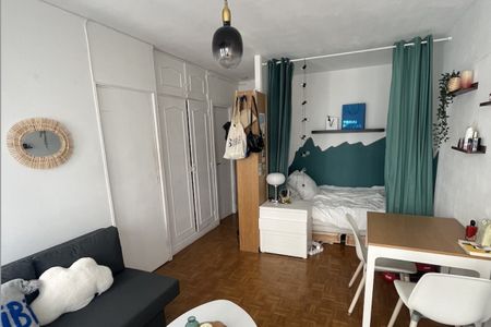 Paris 18 Studio meublé avec alcove nuit et balcon - Photo 4