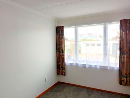 Modernised two bedroom unit! - Photo 5