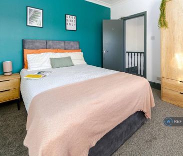 1 bedroom in a flat share to rent - Photo 5