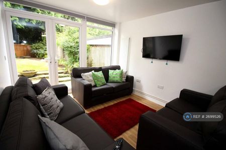 8 bedroom terraced house to rent - Photo 5