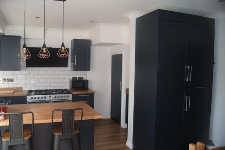 3 bedroom semi-detached house to rent - Photo 4
