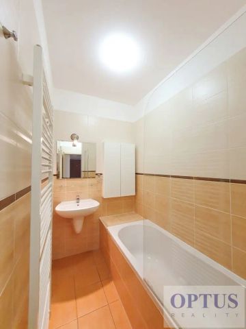 P5 Jinonice, ul. Břežánecká, částečně zař. moderní byt 3 + k.k., 2x balkon, 103 m - Photo 2