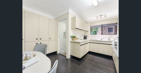 Leafy outlook and peaceful surrounds - Photo 3