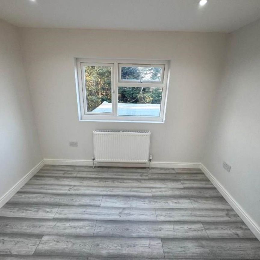 Price £1,450 pcm - Available Now - Unfurnished - Photo 1
