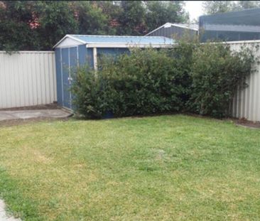 Cranbourne East - Photo 2