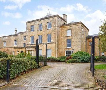 A lovely first floor three bedroom apartment - Photo 4