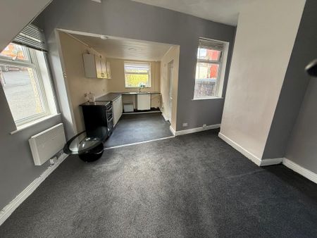 2 bedroom terraced house to rent - Photo 2