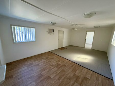 Freshly Updated One Bedroom Granny Flat in a Quiet Cul-de-Sac - Photo 2