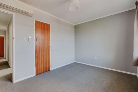 Tidy Four Bedroom - Milson - Photo 2