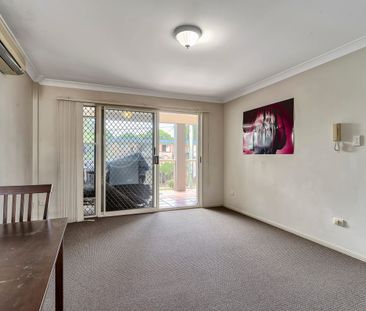 1/5 Wongara Street, Clayfield, Qld 4011 - Photo 2