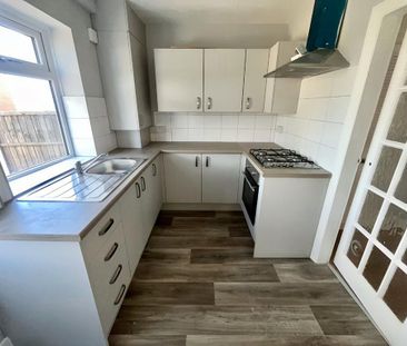 2 bedroom terraced house to rent - Photo 4