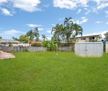 Three Bedroom Home with Pool! - Photo 6