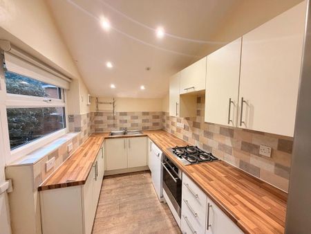 3 bedroom terraced house to rent - Photo 3