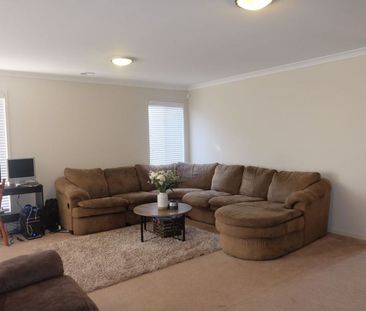 SPACIOUS FAMILY LIVING - Photo 2