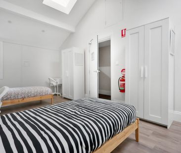 Private room Available for rent in Female Only shared home! - Photo 4