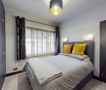 2 bedroom semi-detached house to rent - Photo 4