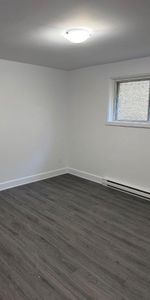 3 1/2 rénové à louer - Photo 4