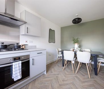 4 bedroom end of terrace house to rent - Photo 2