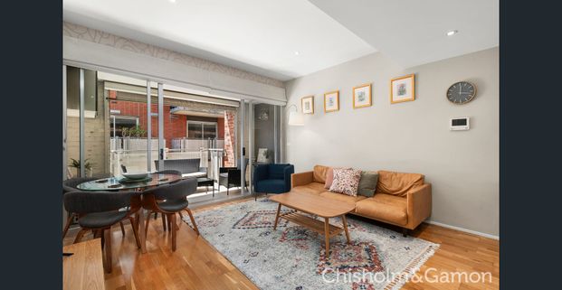 Simply stunning! *FULLY FURNISHED* - Photo 1