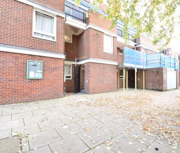 Room in a Shared House, Benham Close, SW11 - Photo 5