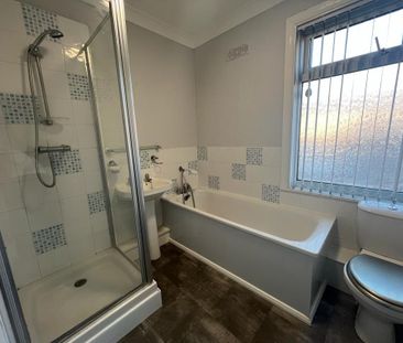 2 bedroom terraced house to rent - Photo 2