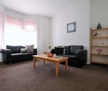 4 bedroom terraced house to rent - Photo 1