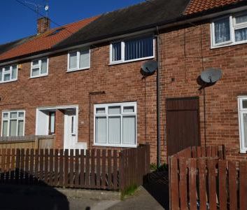 3 bedroom Terraced House To Let - Photo 1