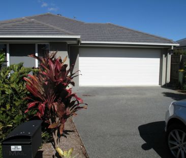 Exquisite family home in the highland reserve estate - Photo 6