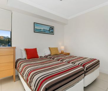 Spacious modern seaside living. - Photo 2