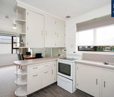 Family Home - Photo 6