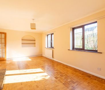 3 bedroom bungalow to rent - Photo 1