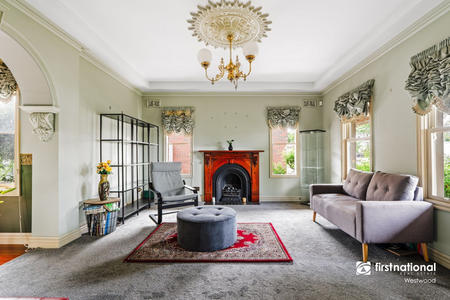 Amazing Family Home!! THIS IS A 6 MONTH LEASE ONLY - Photo 2