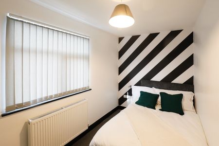 Room in a Shared House, Romer Road, L6 - Photo 3