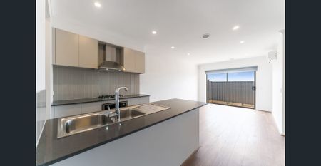 **RECEIVE ONE MONTH’S FREE RENT, ASK US HOW! Brand New 3-Bedroom Home for Lease – Cobblebank - Photo 5