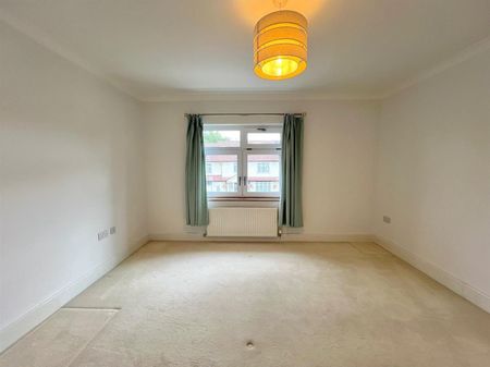 Brocket Way, London, Chigwell - Photo 5