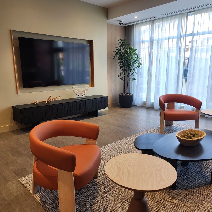 For Lease - 3008 Willam Cutmore Boulevard Unit# 407, Oakville, Ontario - Photo 1