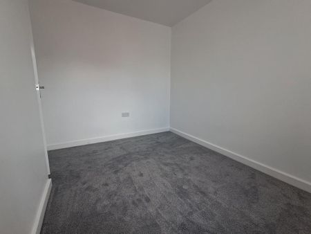 4 bedroom detached house to rent - Photo 3