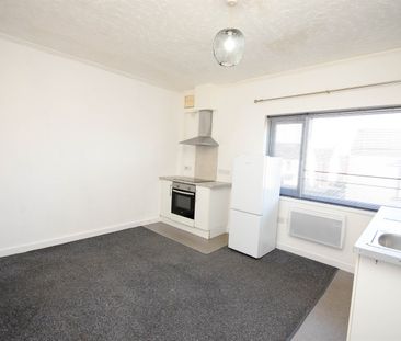 Flat to rent in Humbert Street, Jarrow, NE32 - Photo 4